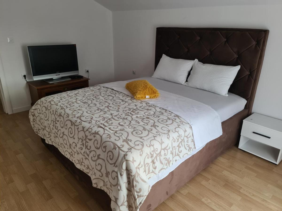 Js Apartmani Nikšić Extérieur photo